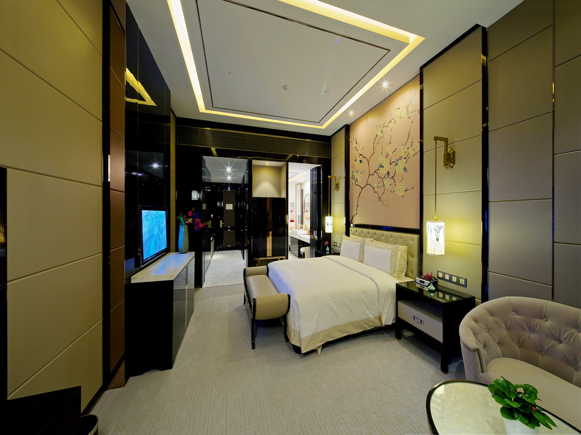 Royal Garden Hotel Shanghai-Free Shuttle To And From Disney & Pvg & Close Metro Line2 Easy To Sha New Expo Exterior photo